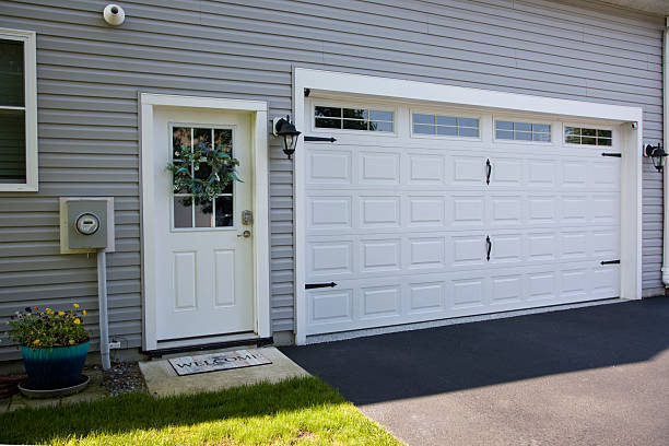 24/7 Emergency Garage Door Panel Replacement experts in Dayton, TX